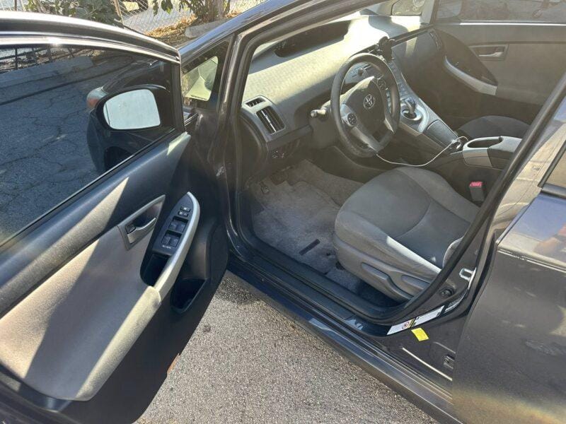 В аренду ухоженный Toyota Prius