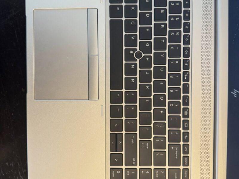 Intel Core i5-8365U 8th Gen CPU @ 1.60-1.90GHz, 8 Core(