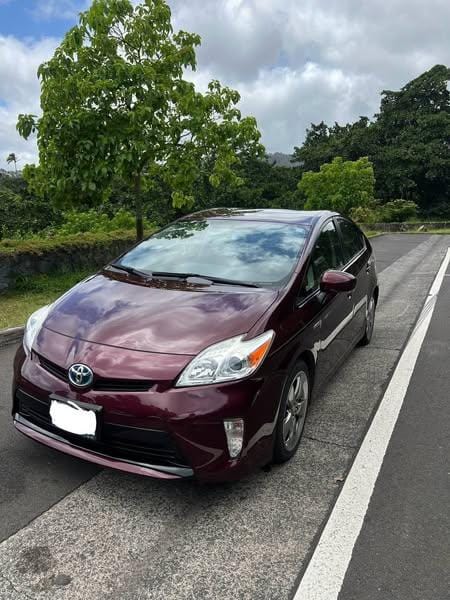 Продаю Toyota Prius (Persona Edition) 2013 года