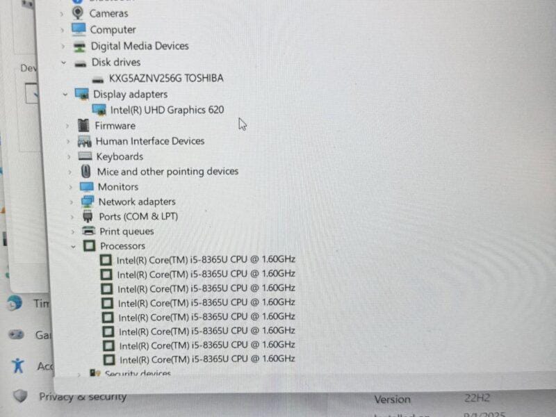 Intel Core i5-8365U 8th Gen CPU @ 1.60-1.90GHz, 8 Core(