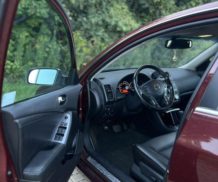 Продаётся Nissan Altima 2012 года