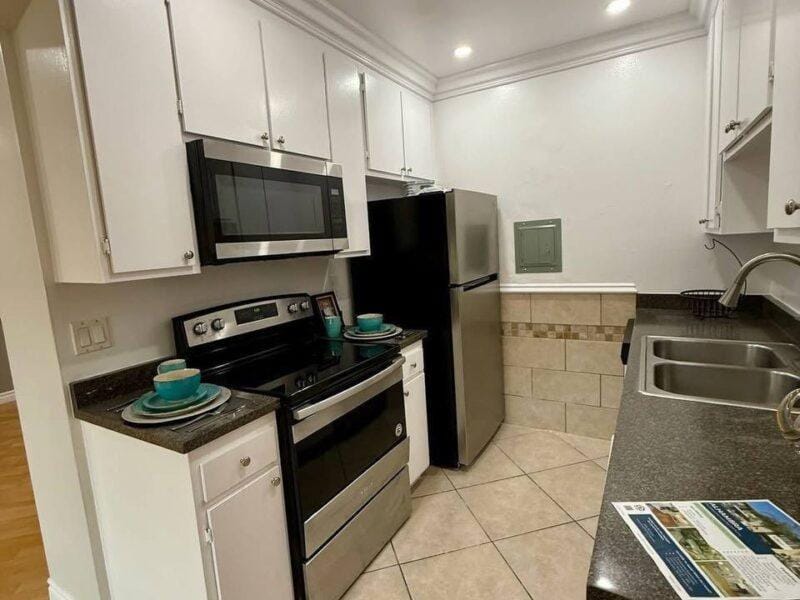 STUDIO CITY!!! Уютная 2BD/1BA квартира близко к Ventura