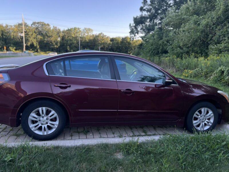 Продаётся Nissan Altima 2012 года