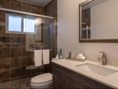 Полностью меблированный дом с 3 спальнями и бассейном